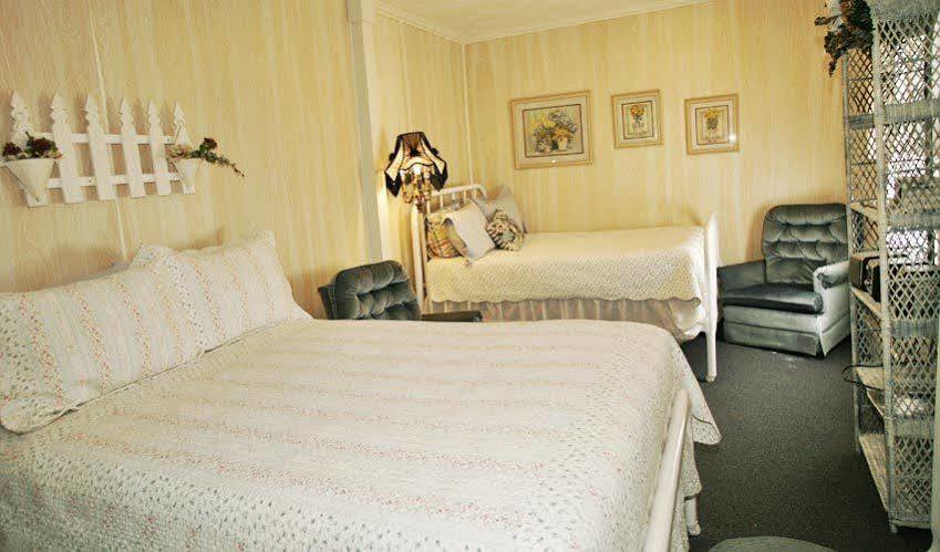 Hickory House Inn อนาคอนดา ภายนอก รูปภาพ